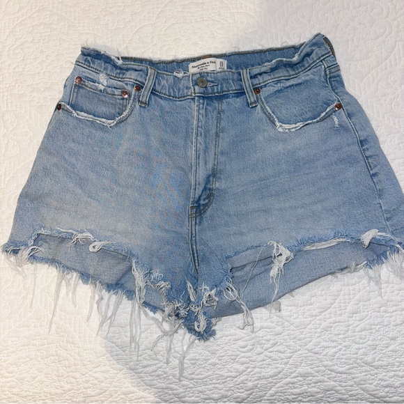 Abercrombie & Fitch Curve Love High Rise Mom Shorts - Picture 1 of 3